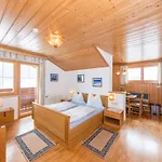 Фермерский дом Hocheggerhof - Urlaub Am Bauernhof Шладминг